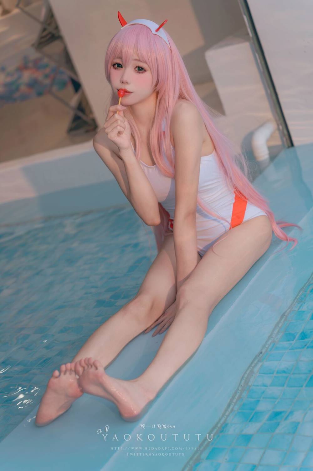 咬一口兔娘(黏黏团子兔) 最新写真合集 226套